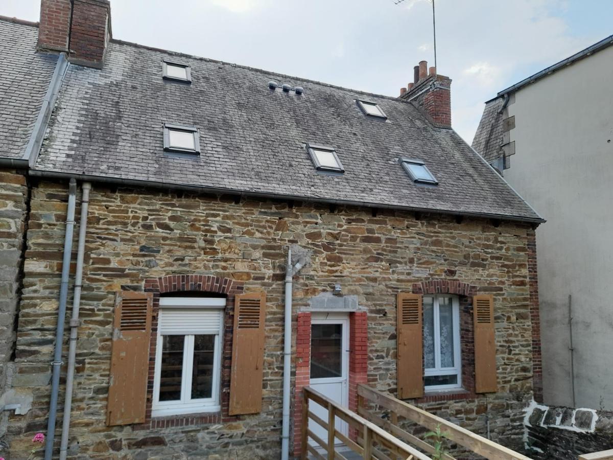 Studios face à la gare Lannion Exterior foto